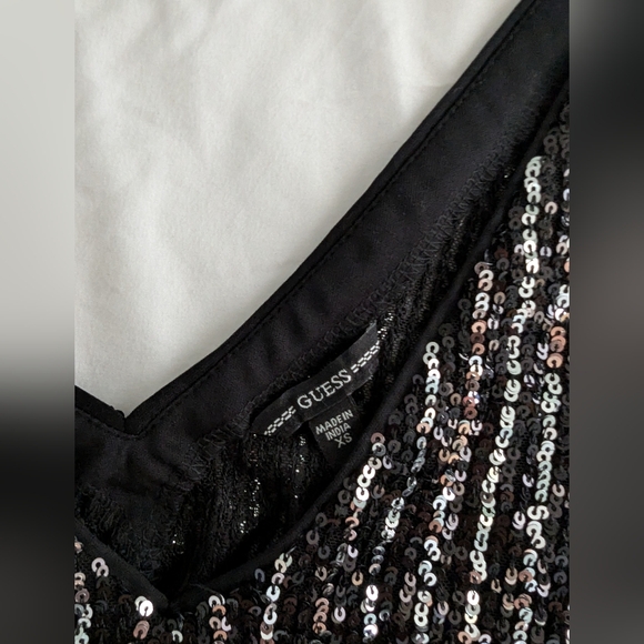 Guess Star Sequin Crop Top - Picture 5 of 5